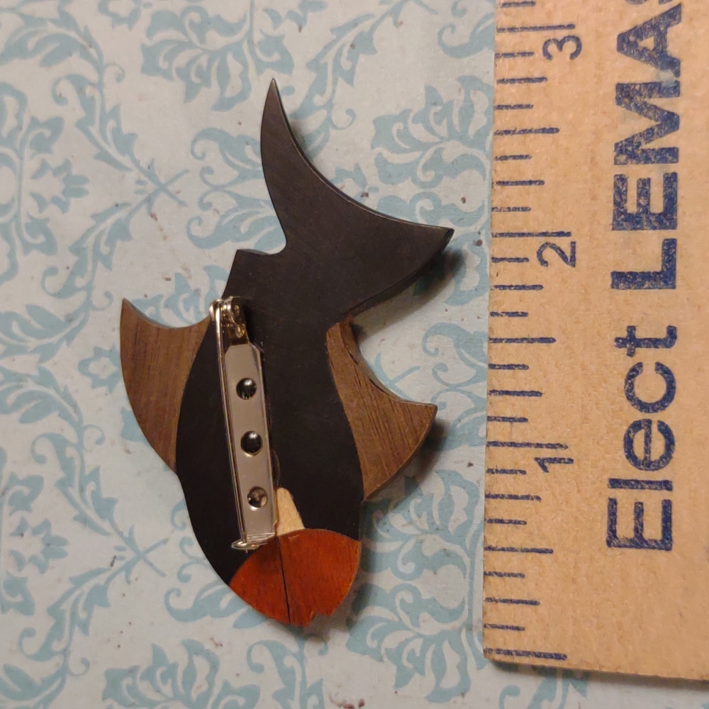Wooden Fish Brooch - Picture 2 of 2